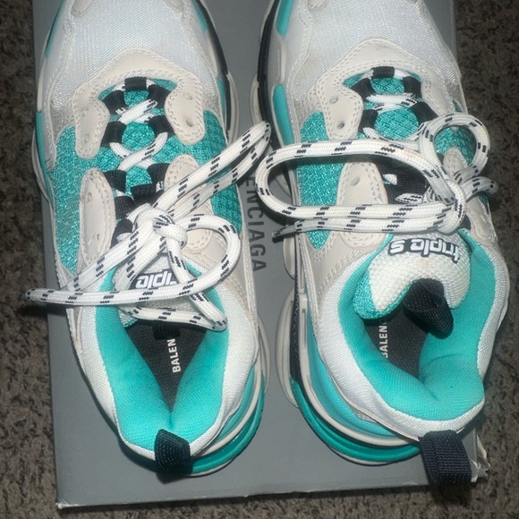 Authentic Gently Used/ Like New Balenciaga Sneakers - Picture 6 of 10